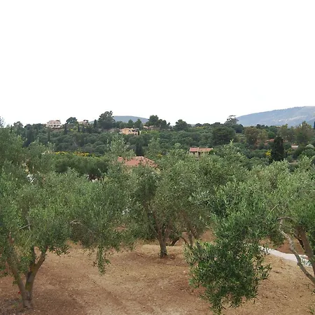 Thanasis Апартаменты